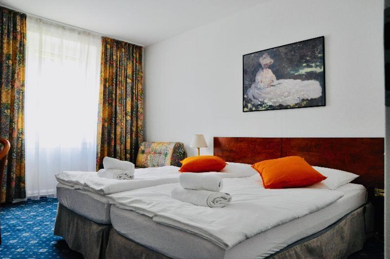 Hotel Ring