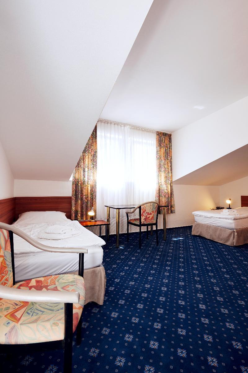 Hotel Ring
